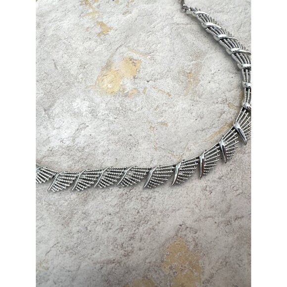 Coro Vintage Silver Tone Wing Necklace Fan Shell - Picture 6 of 6